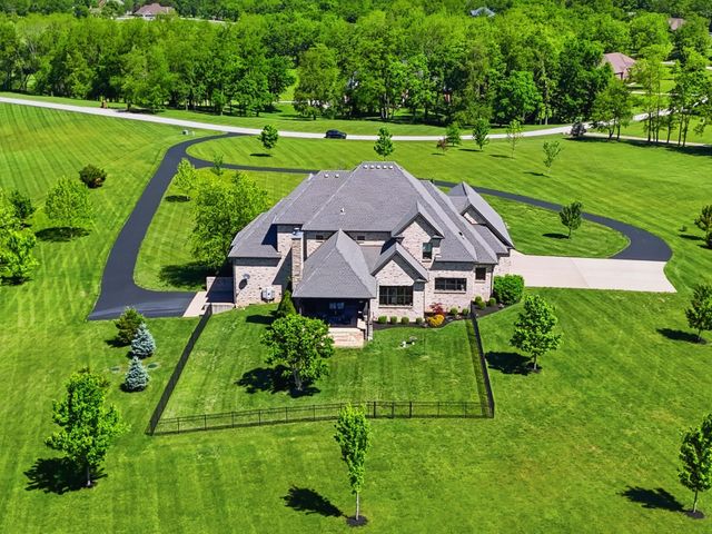 402 Chandamere Way, Nicholasville, KY 40356
