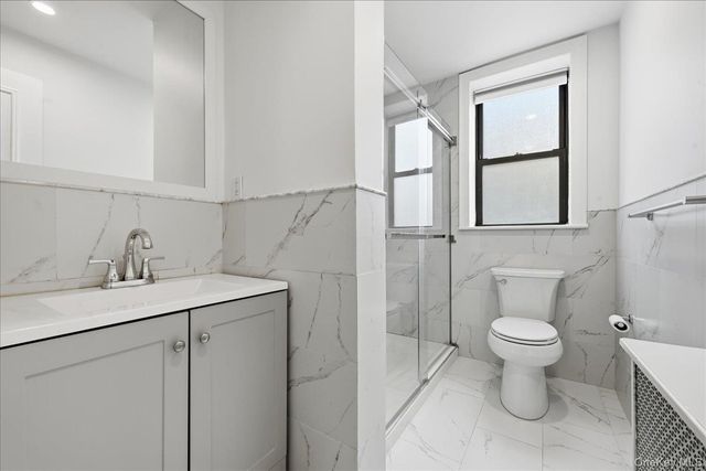 222 7th Street 1K, Garden City, NY 11530