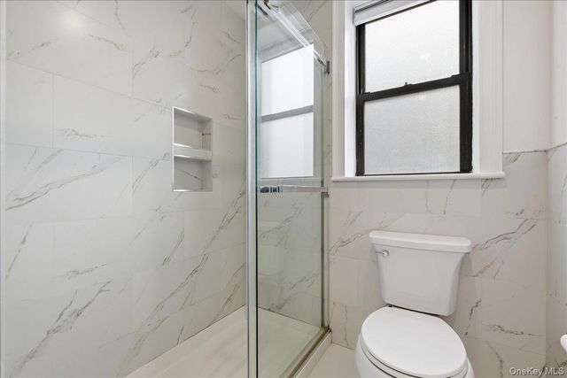 222 7th Street 1K, Garden City, NY 11530