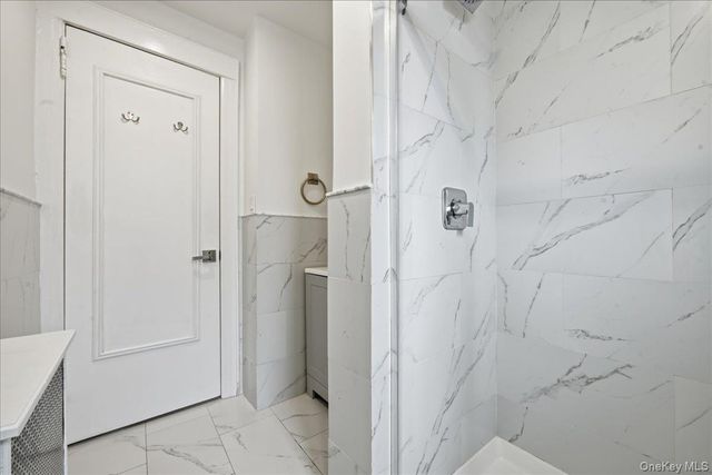 222 7th Street 1K, Garden City, NY 11530