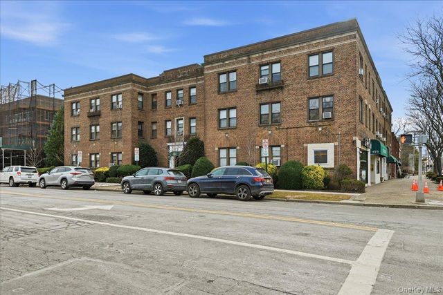 222 7th Street 1K, Garden City, NY 11530