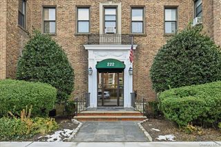 222 7th Street 1K, Garden City, NY 11530