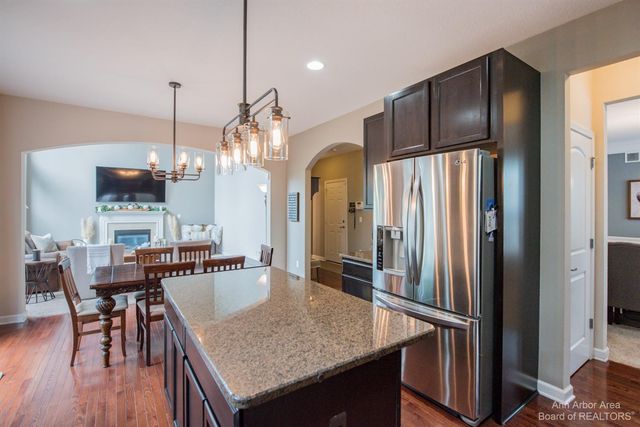 51152 E Bourne Terrace, Novi City, MI 48374