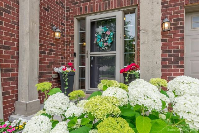 51152 E Bourne Terrace, Novi City, MI 48374