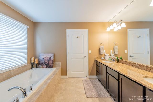 51152 E Bourne Terrace, Novi City, MI 48374