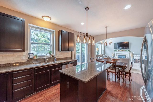 51152 E Bourne Terrace, Novi City, MI 48374