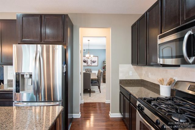51152 E Bourne Terrace, Novi City, MI 48374