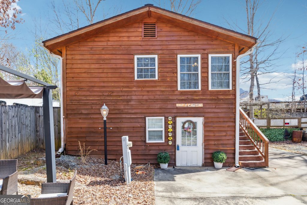 65 Bear Mountain Trail, Cleveland, GA 30528