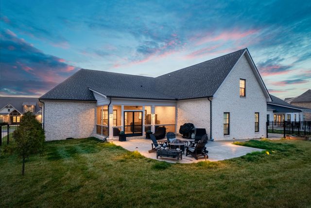 120 Sawyer Ct, Clarksville, TN 37043