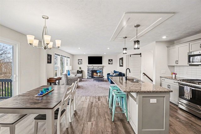 7918 Carlisle Crossings Boulevard, Byron Center, MI 49315