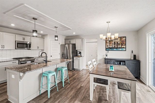 7918 Carlisle Crossings Boulevard, Byron Center, MI 49315