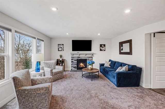 7918 Carlisle Crossings Boulevard, Byron Center, MI 49315