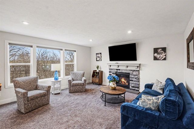 7918 Carlisle Crossings Boulevard, Byron Center, MI 49315