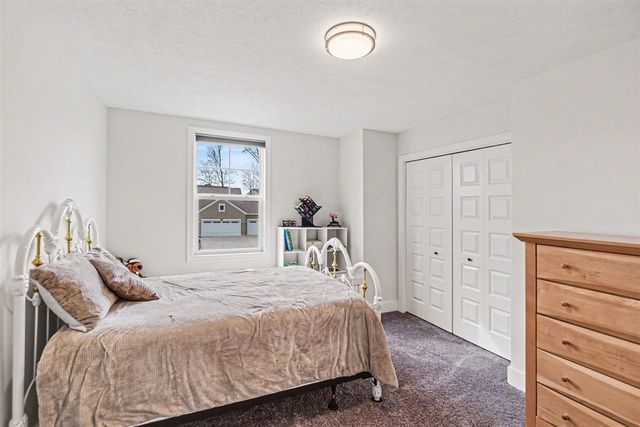 7918 Carlisle Crossings Boulevard, Byron Center, MI 49315