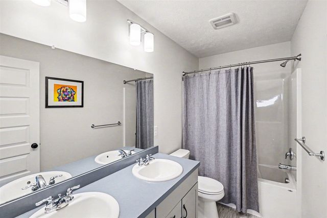 7918 Carlisle Crossings Boulevard, Byron Center, MI 49315