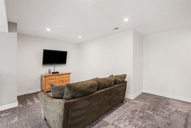 7918 Carlisle Crossings Boulevard, Byron Center, MI 49315