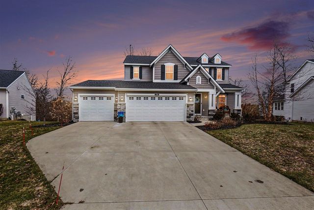 7918 Carlisle Crossings Boulevard, Byron Center, MI 49315