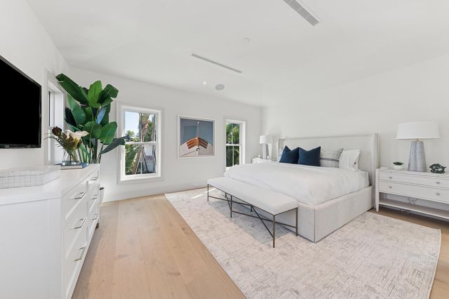 232 La Puerta Way, Palm Beach, FL 33480