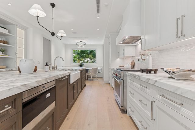 232 La Puerta Way, Palm Beach, FL 33480