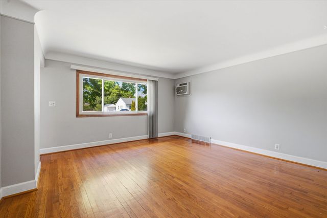 4159 Monroe Street, Dearborn Heights, MI 48125