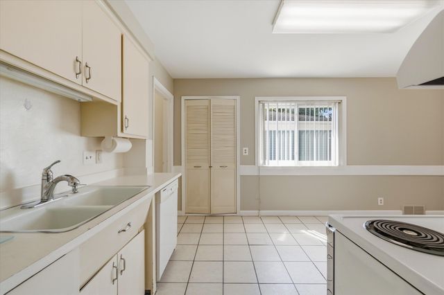 4159 Monroe Street, Dearborn Heights, MI 48125