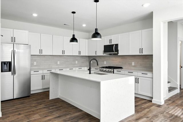 1794 N Peach Creek Drive B, Dayton, TX 77535