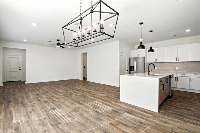 1794 N Peach Creek Drive B, Dayton, TX 77535