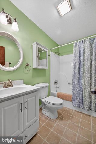 393 PALMER, Basye, VA 22810