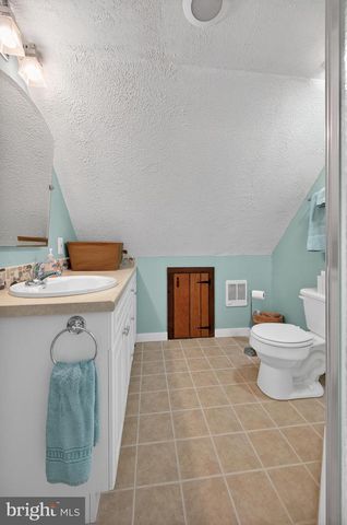 393 PALMER, Basye, VA 22810