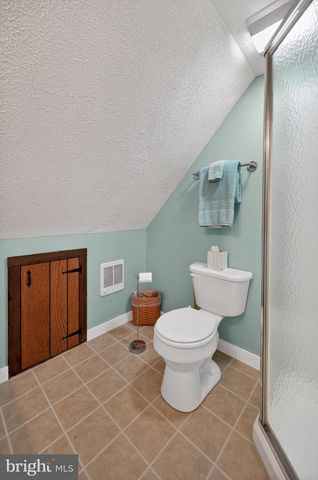 393 PALMER, Basye, VA 22810