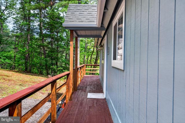 393 PALMER, Basye, VA 22810