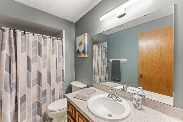 2416 95th Avenue N, Brooklyn Park, MN 55444
