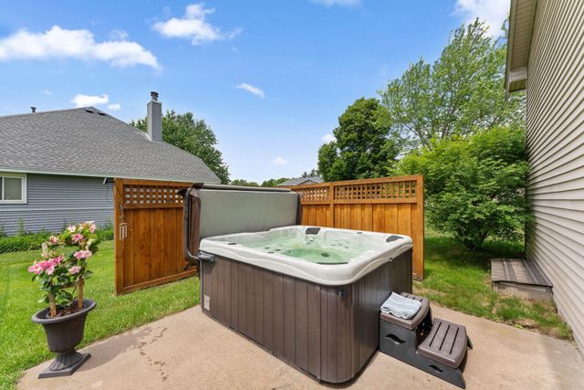 2416 95th Avenue N, Brooklyn Park, MN 55444