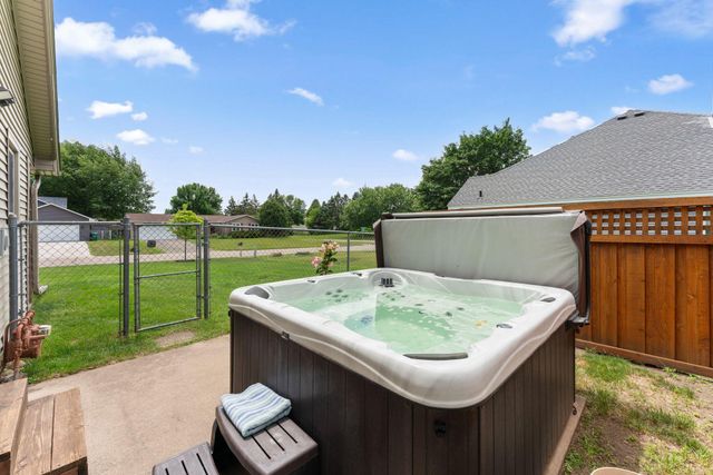 2416 95th Avenue N, Brooklyn Park, MN 55444