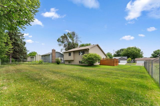 2416 95th Avenue N, Brooklyn Park, MN 55444