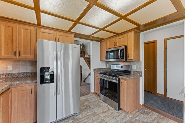 2416 95th Avenue N, Brooklyn Park, MN 55444