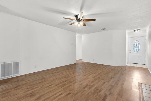 9749 MISTY ASH DR, Converse, TX 78109