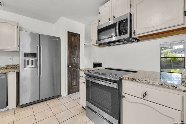 9749 MISTY ASH DR, Converse, TX 78109