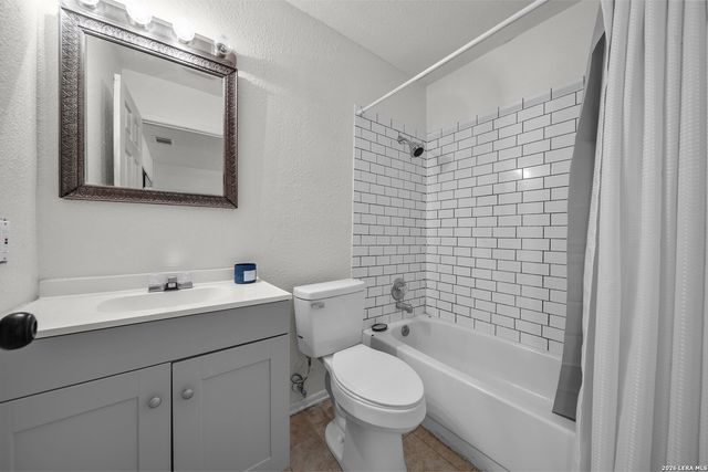 9749 MISTY ASH DR, Converse, TX 78109