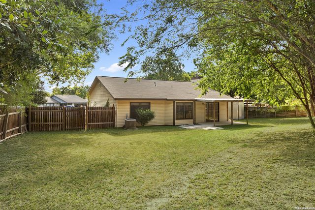 9749 MISTY ASH DR, Converse, TX 78109