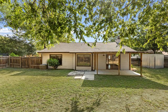 9749 MISTY ASH DR, Converse, TX 78109