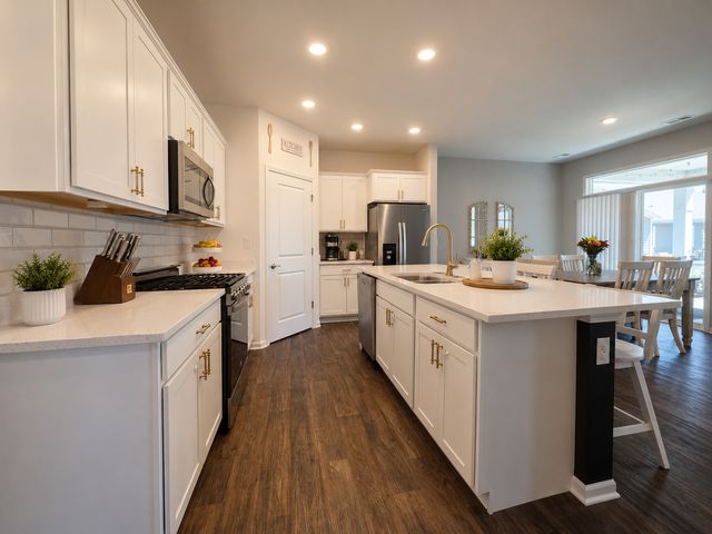 1200 Redtail Circle, Woodstock, IL 60098