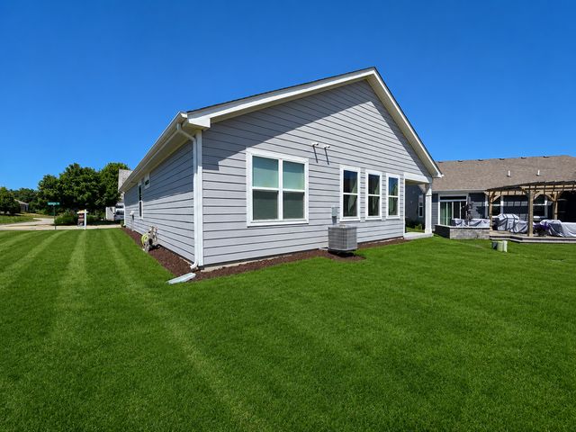 1200 Redtail Circle, Woodstock, IL 60098