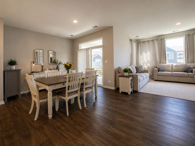 1200 Redtail Circle, Woodstock, IL 60098
