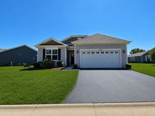 1200 Redtail Circle, Woodstock, IL 60098