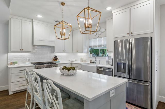 9807 Lakemere Drive, Dallas, TX 75238