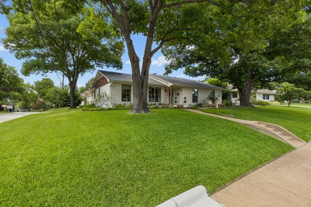 9807 Lakemere Drive, Dallas, TX 75238