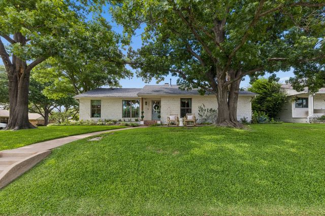 9807 Lakemere Drive, Dallas, TX 75238