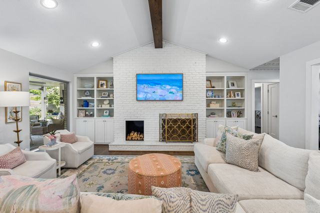 9807 Lakemere Drive, Dallas, TX 75238