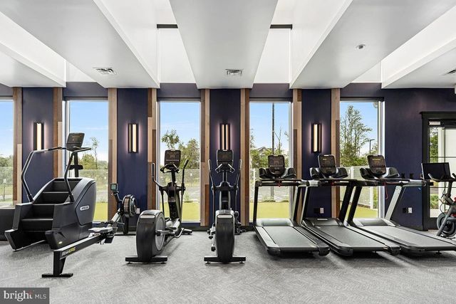 41122 CLEARFIELD MEADOW DR, Aldie, VA 20105